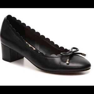 Kelly & Katie Scalloped Black Pump